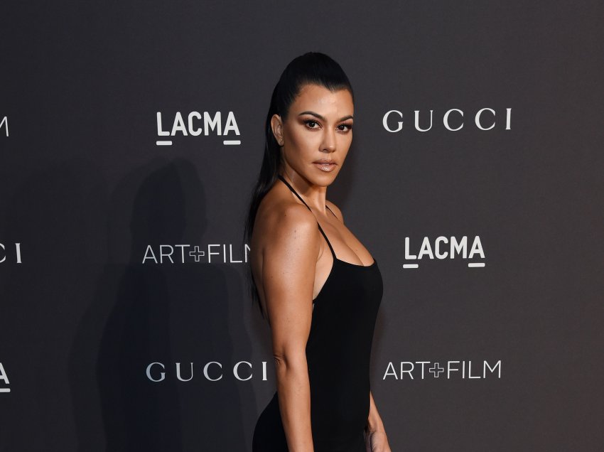 Kourtney Kardashian mahnit me selfie me bikini gjatë pushimeve në Meksikë