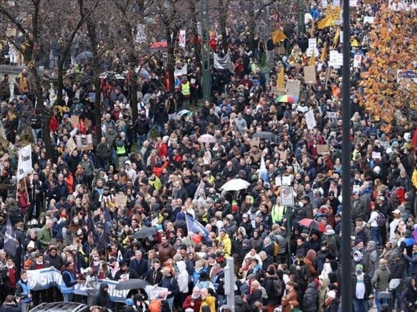 Bruksel, mijëra persona protestuan kundër shtrëngimit të masave ndaj COVID-19