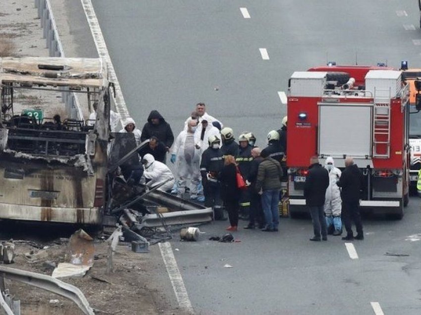 Rrëfehen dy dëshmitarët  okularë të aksidentit tragjik, që ndihmuan të parët të mbijetuarit