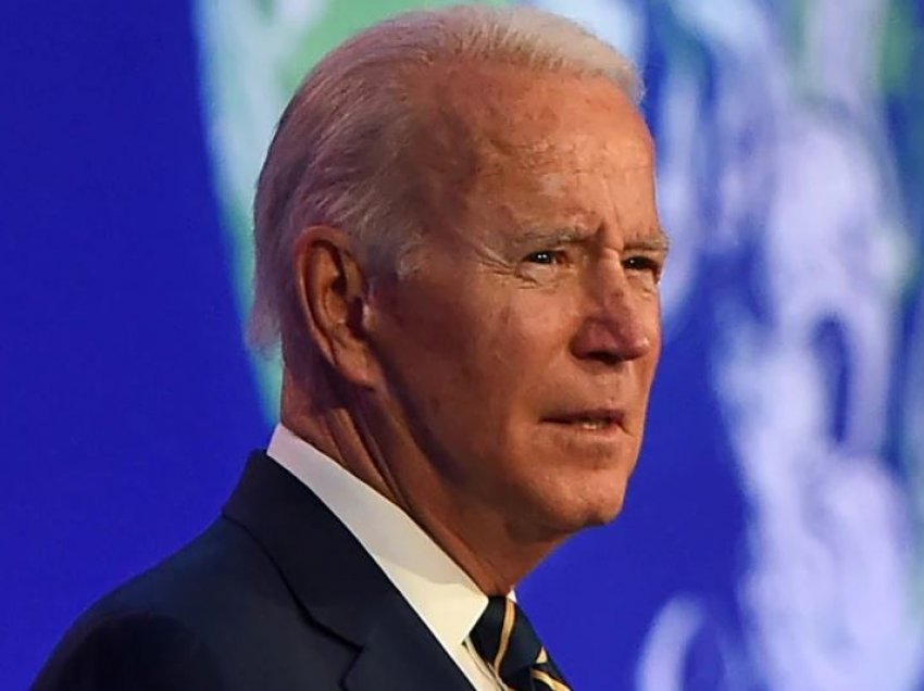 Presidenti Biden merr masa për uljen e çmimeve të karburantit dhe mallrave