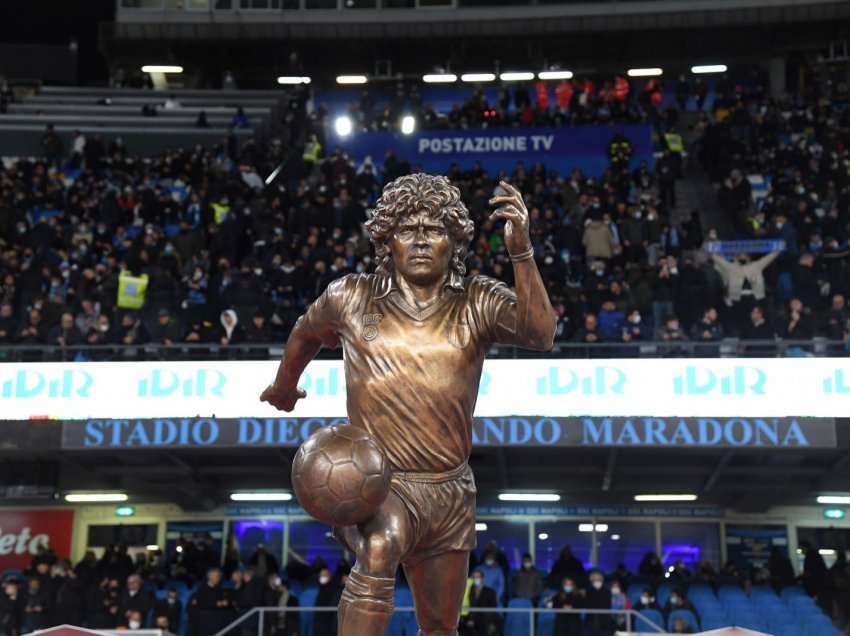 Statuja e Diego Armando Maradonës