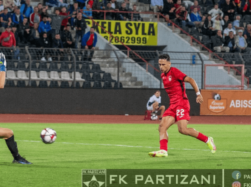 Dinamo me 10 lojtarë për 45 minuta ndal Partizanin