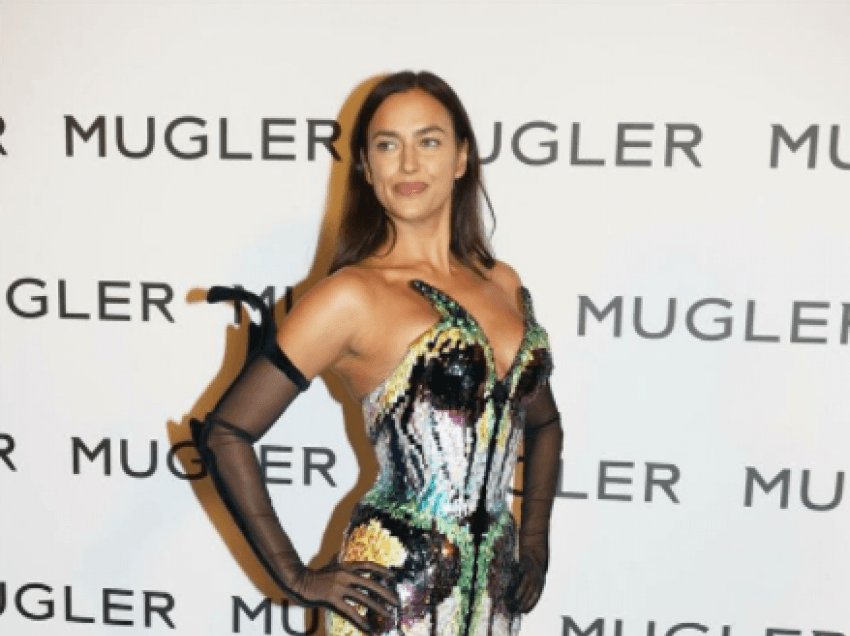 Irina Shayk shfaqet si një peshk i vërtetë në ngjarjen e fundit