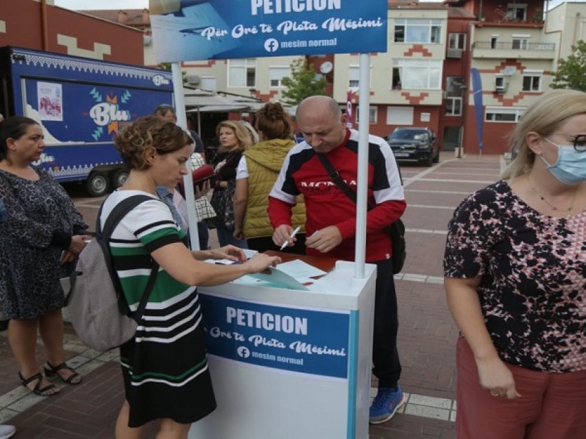 Prindërit duan orë të plotë për fëmijët! Nisin peticion për ‘mësim normal’