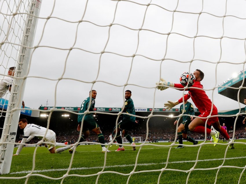 Gjen fitoren e parë sezonale edhe Leeds United