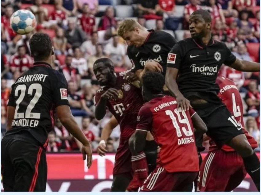 Eintracht shtang Bayernin në 'Allianz - Arena'