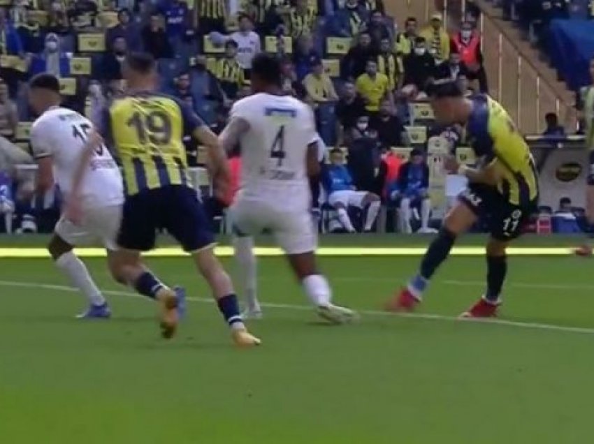 Mërgim Berisha shënon për Fenerbahcen