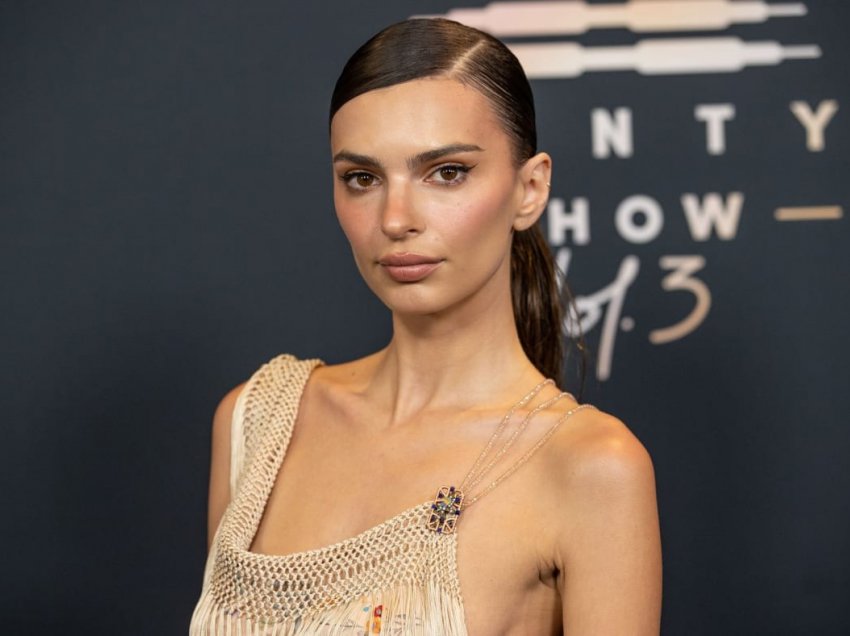 Emily Ratajkowski akuzon këngëtarin e njohur për ngacmim seksual