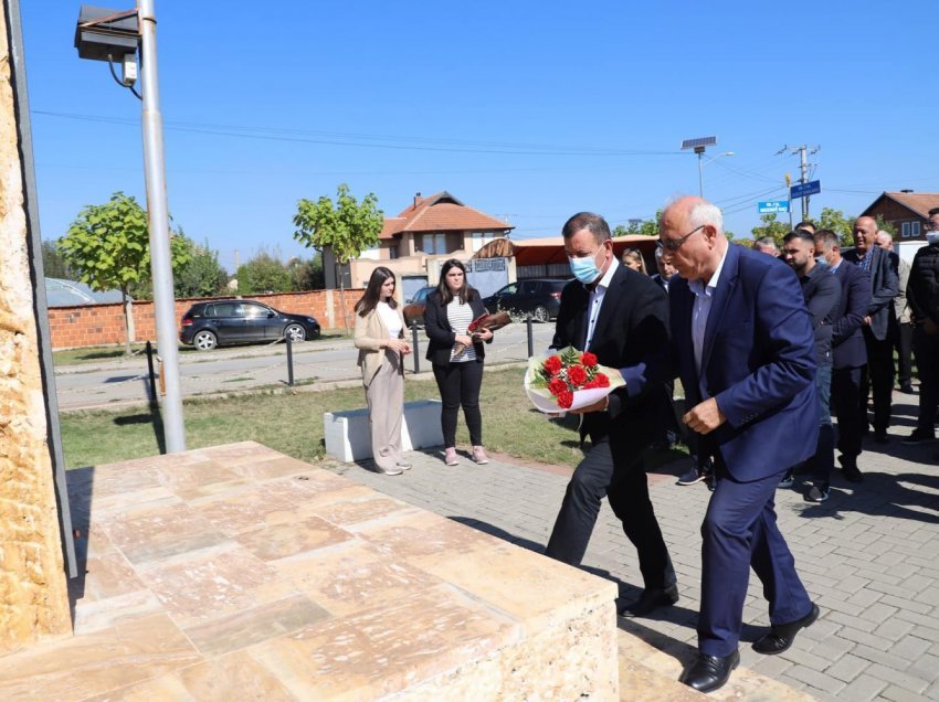 Xhafer Gashi me bashkëpunëtorët e tij ka nderuar jetën dhe veprën e luftëtarit të lirisë Jusuf Shalaku-Cufa