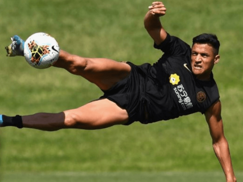 Barcelona po vlerëson kthimin e Alexis Sanchez