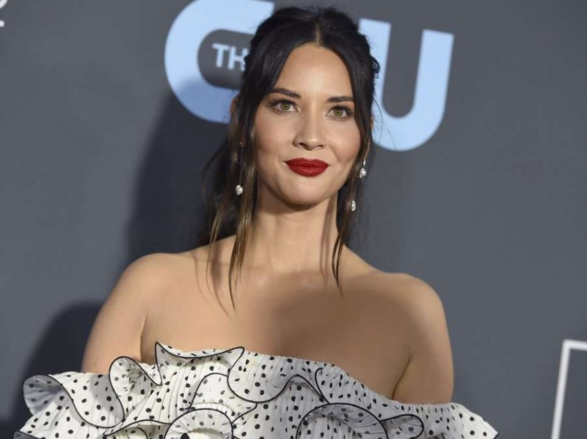 Olivia Munn, protagoniste në filmin e ri “Violet”