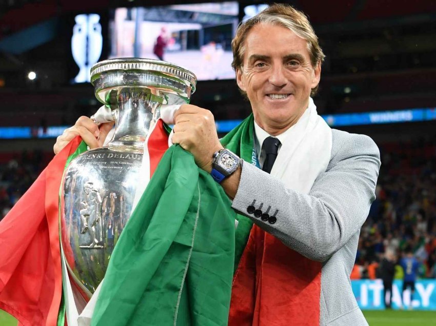 Mancini vendos rekord historik me Italinë