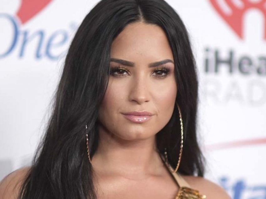 Demi Lovato këngën ia kushton mikut që i vdiq nga droga