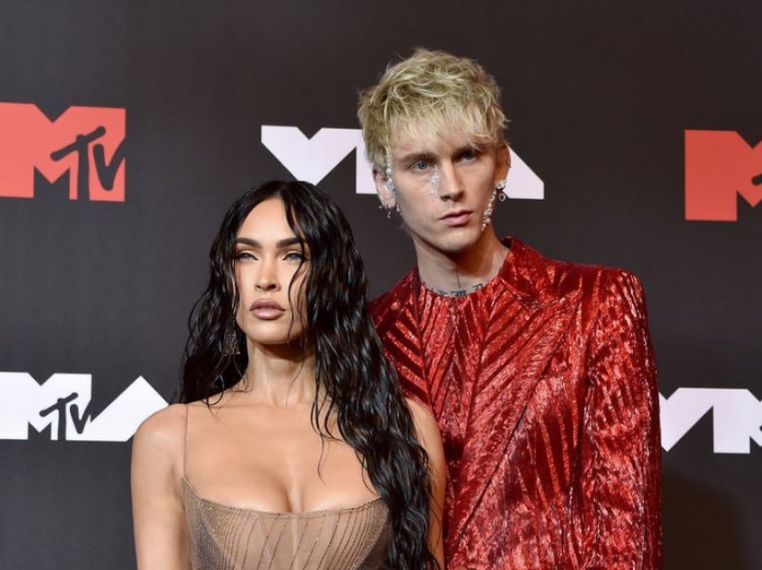 Megan Fox dhe Machine Gun Kelly i kanë bërë këtë tatuazh njëri-tjetrit