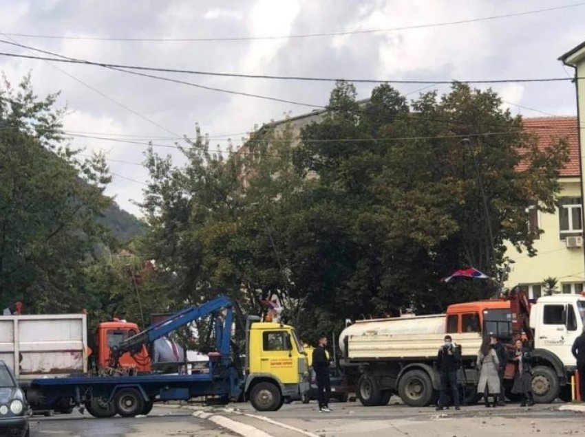 VOA: Përleshje dhe të plagosur gjatë një operacioni të policisë në veriun e Kosovës