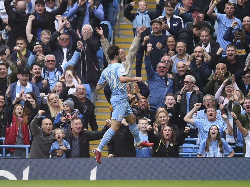 Manchester City triumfon ndaj Burnley-t