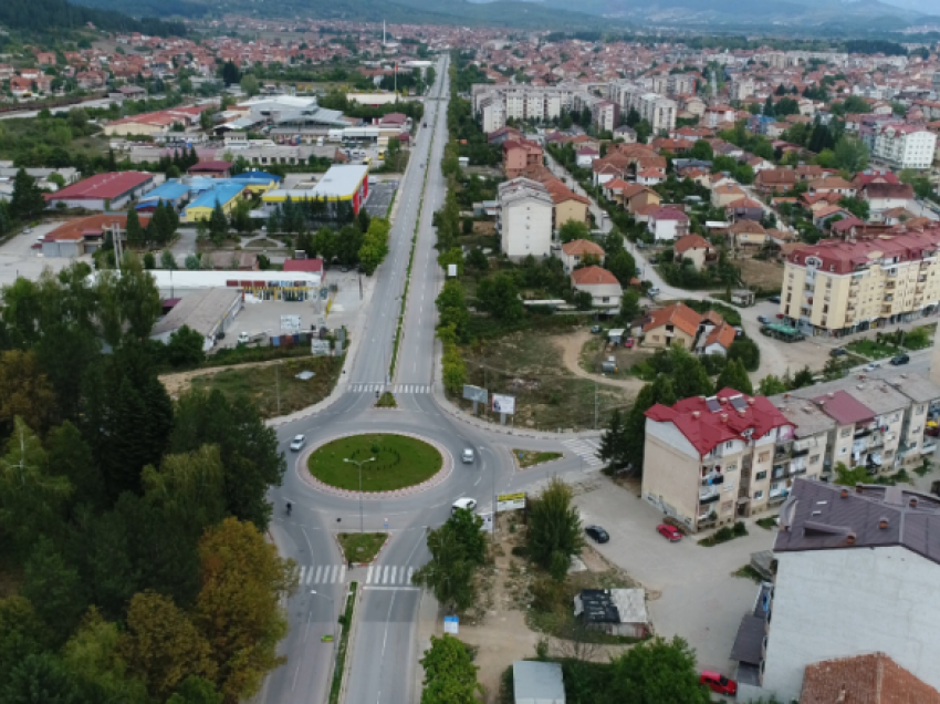 Votimi në Kërçovë pa probleme të mëdha, punën po e ngadalëson sistemi biometrik për identifikim