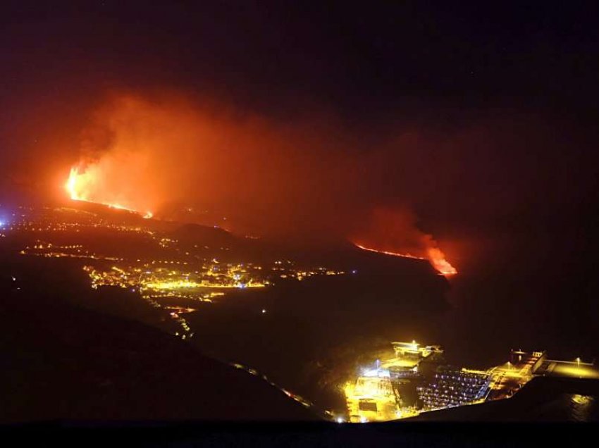 Vullkani në La Palma vazhdoi të rrjedhë lavë 