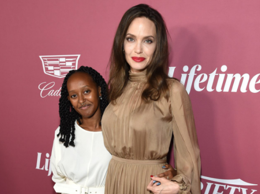 Zahara Jolie-Pitt shfaqet në tapetin e kuq me fustanin e së ëmës dhe s’dimë kujt i shkon më shumë