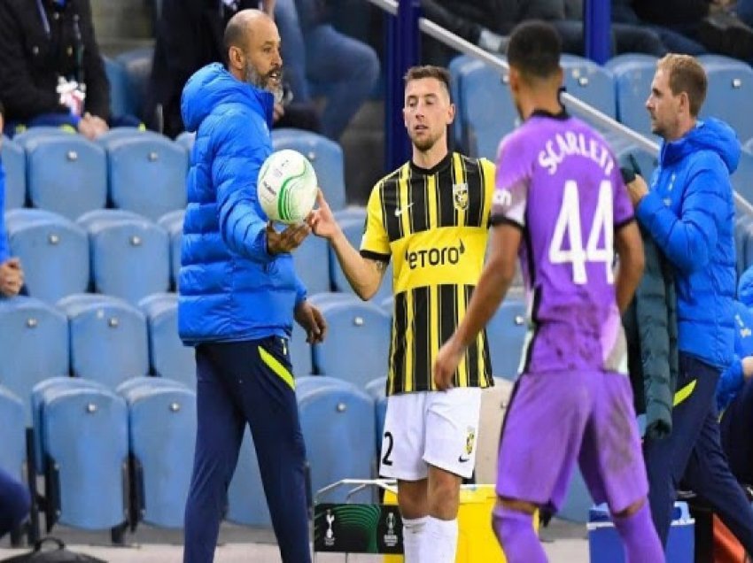 Nuno mbron lojtarët e Tottenham pas humbjes kundër Vitesse