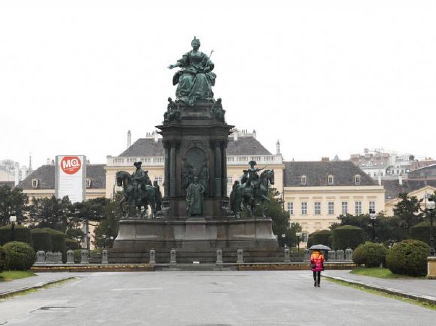 Kancelari austriak paralajmëron se të pavaksinuar mund të përballen me kufizime