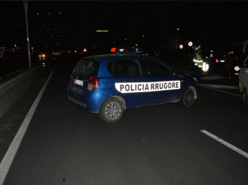 Akuzoi efektivët për dhunë/ Reagon policia e Lushnjës: 28-vjeçari goditi forcat blu, nuk pranoi të…