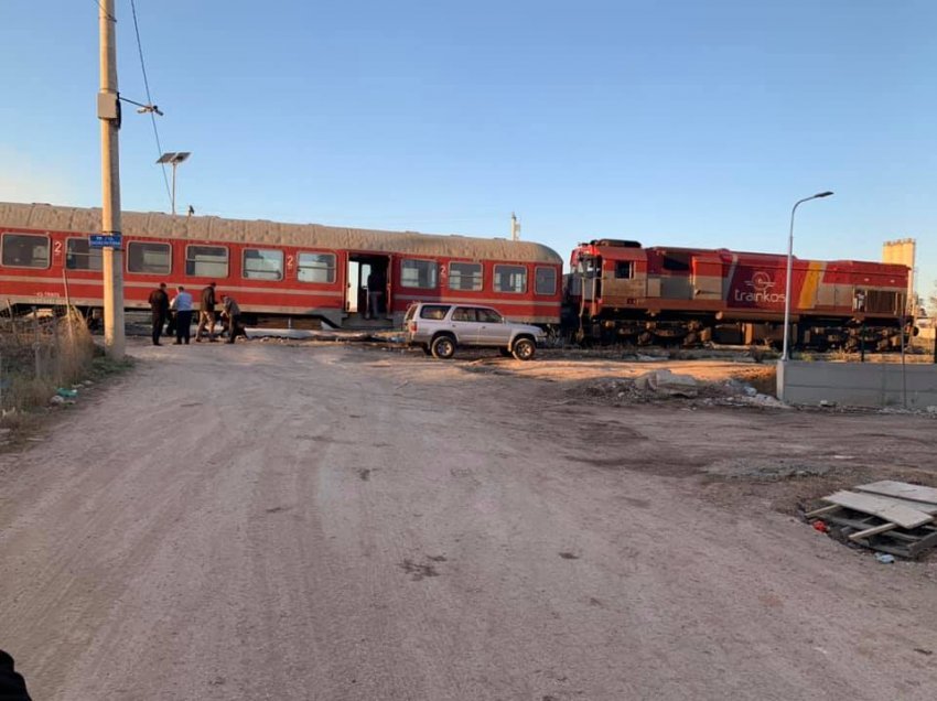 Treni del nga binarët në aksin Fushë Kosovë