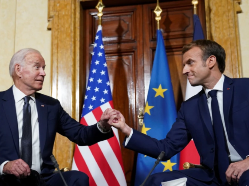 Biden e Macron tregojnë gatishmëri për të riparuar marrëdhëniet