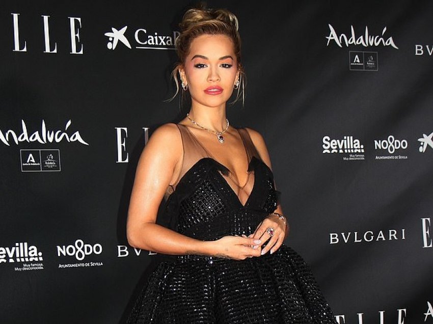 Rita Ora duket sensacionale në tapetin e kuq të “ELLE Style Awards” në Spanjë