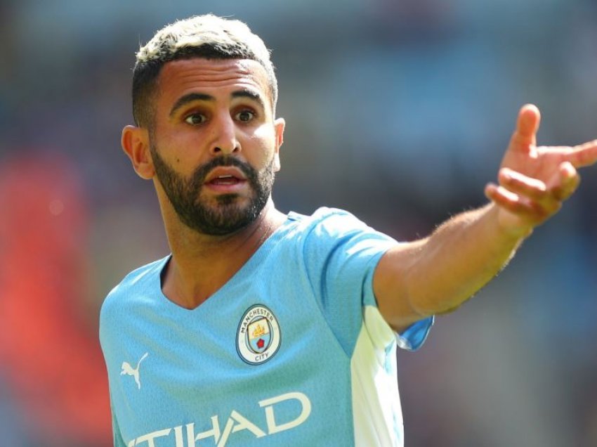 Mahrez sulmon shokët e skuadrës: Nuk duan t’ia dinë për futboll