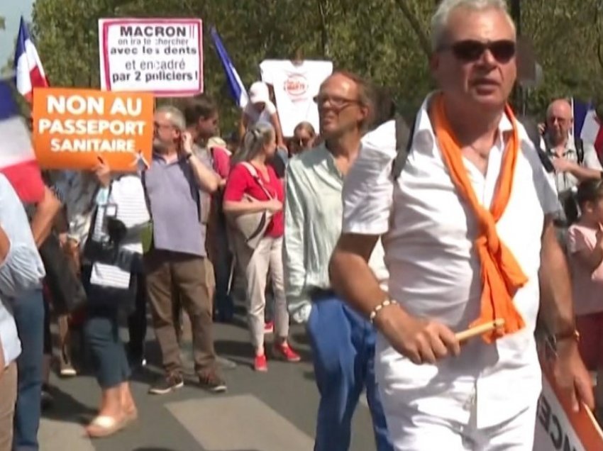 Mijëra qytetarë në Paris protestojnë kundër lejes shëndetësore