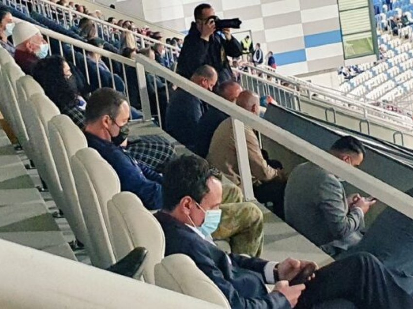 Kurti dhe Osmani në stadium për ta shikuar ndeshjen Kosovë-Greqi