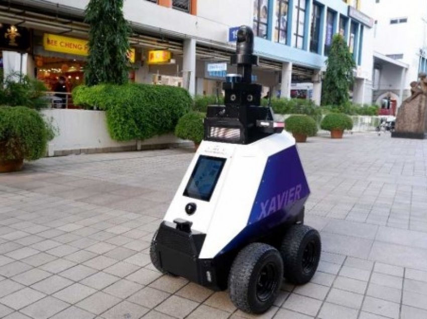 Robotë policë që përgjojnë dhe spiunojnë 