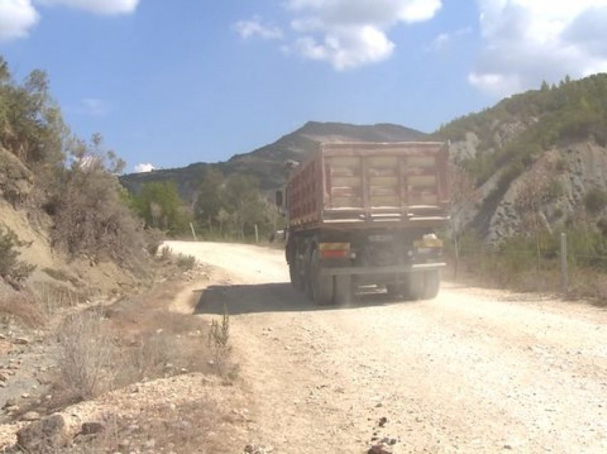 Peza e Madhe pa rrugë dhe ujë, banorët: Jemi si lagje e persekutuar