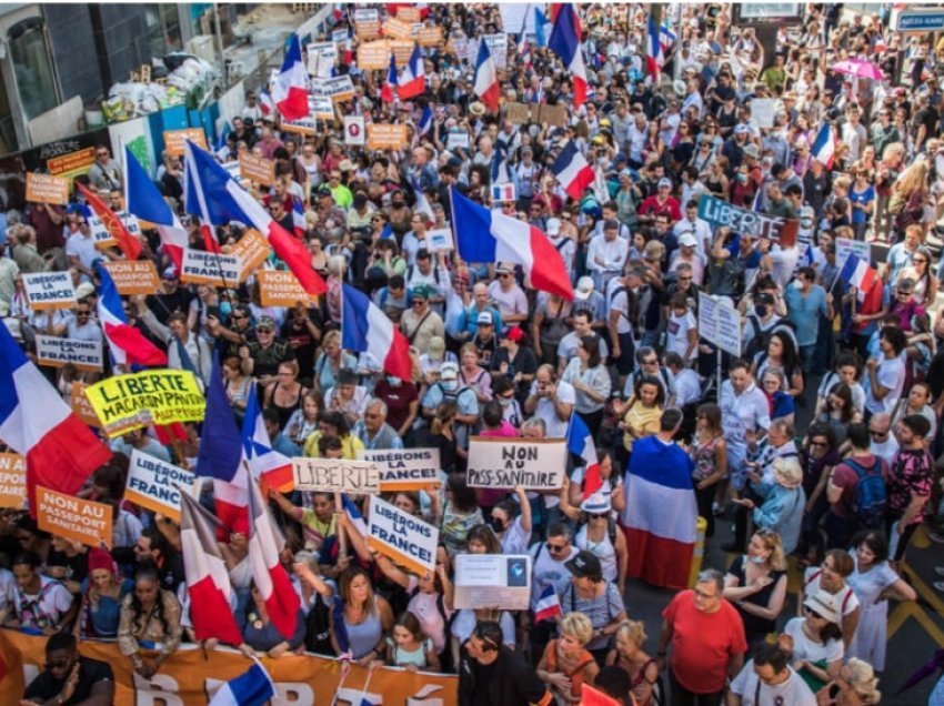 Francë: Protesta kundër masave anticovid!