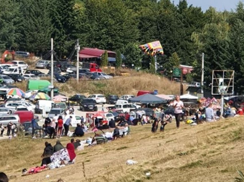 Në Prevallë policia kontrollon vizitorët për maska