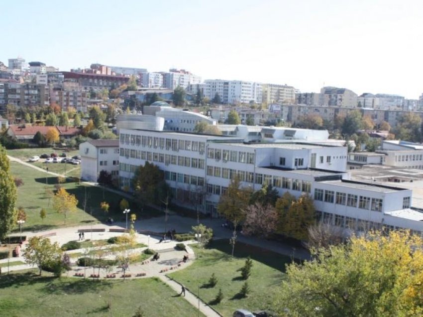 Bie numri i studentëve aplikantë në universitetet publike