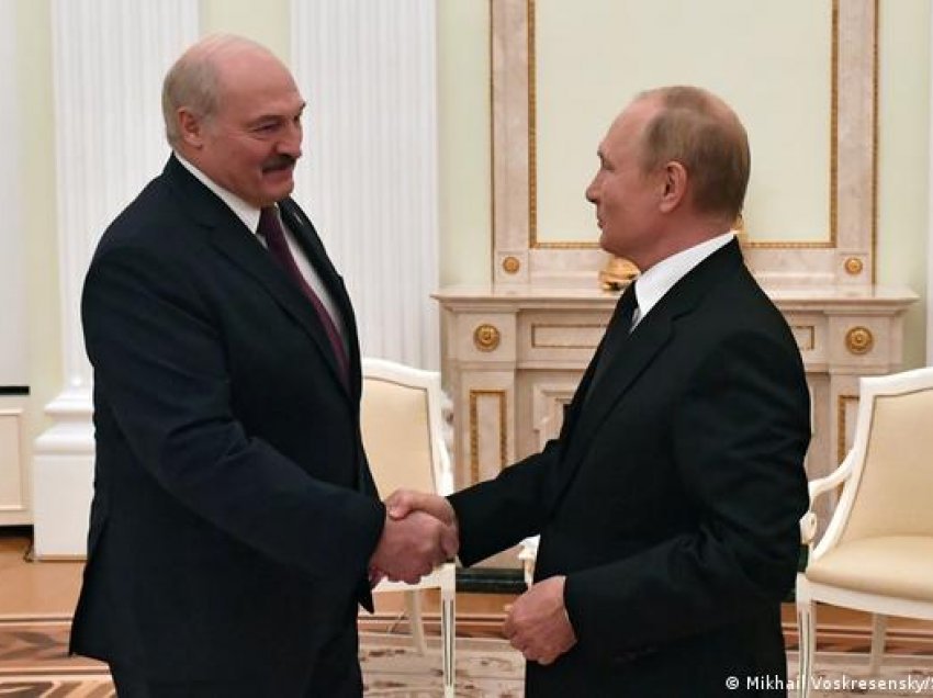 Lukashenko synon të blejë armë me vlerë 850 milionë euro nga Rusia