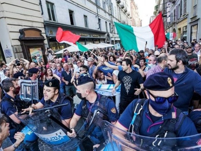 Italia bëhet shteti i parë evropian që detyron punëtorët të vaksinohen