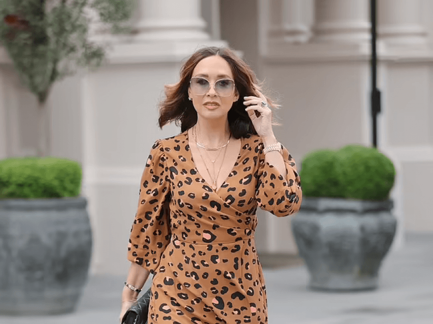 Myleene Klass kaq elegante, ecë rrugëve të Londrës