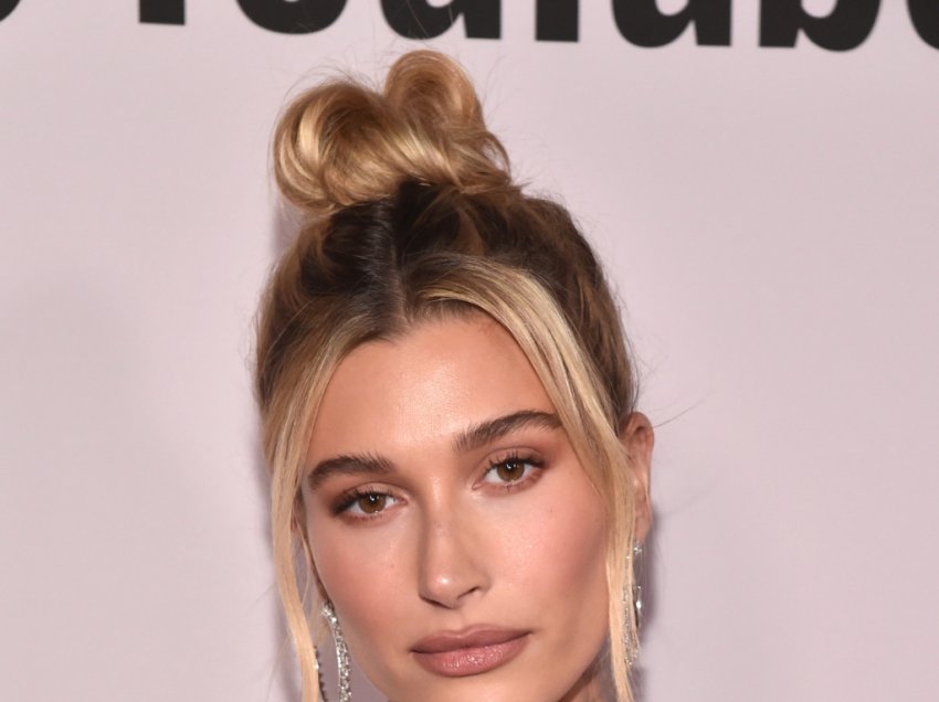 Hailey Bieber mohon kategorikisht thashethemet se Justin nuk e trajton mirë atë