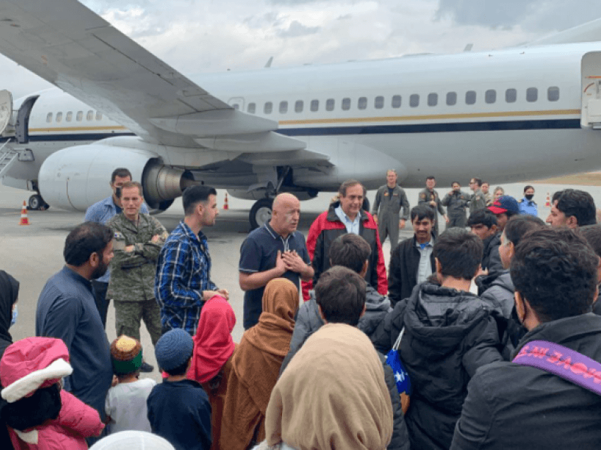 Publikohen fotot/Largohen edhe disa shtetas afganë nga Kosova