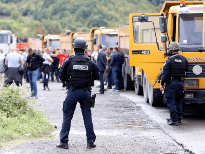 “Gaz lotsjellës, bllokada, protesta..”/ Kështu paraqitet situata në veri të Kosovës në media ndërkombëtare 