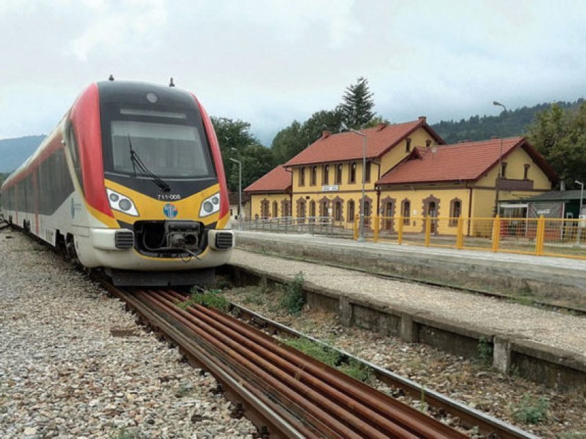 Tani edhe me tren deri në Tiranë 