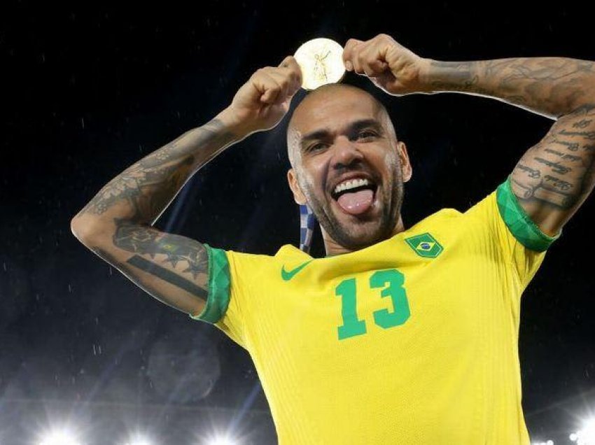 Dani Alves vendos për të ardhmen e tij