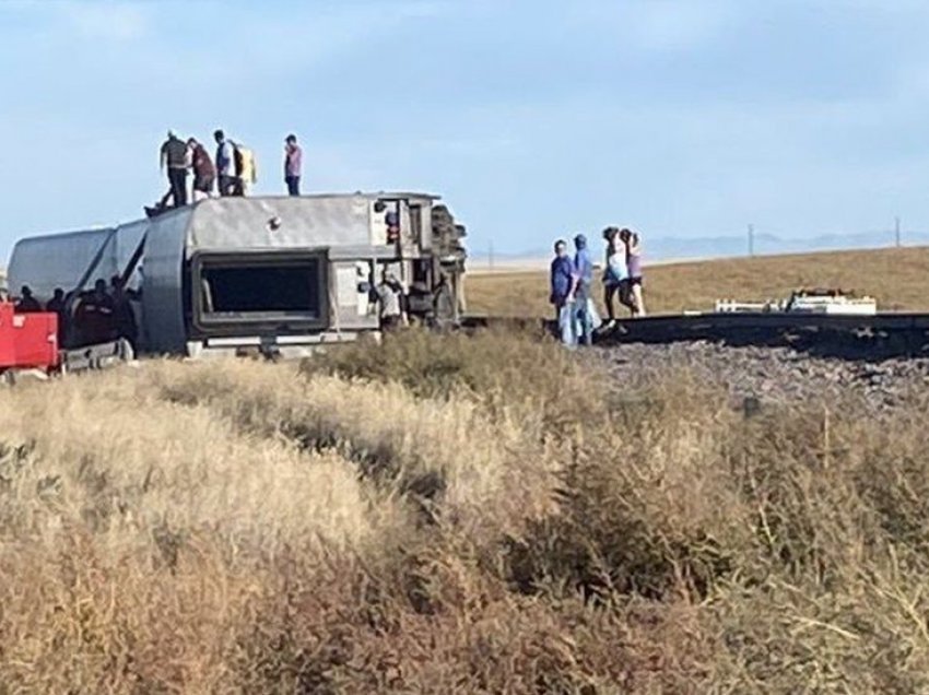 Treni del nga shinat në SHBA, 3 të vdekur dhe 50 të plagosur