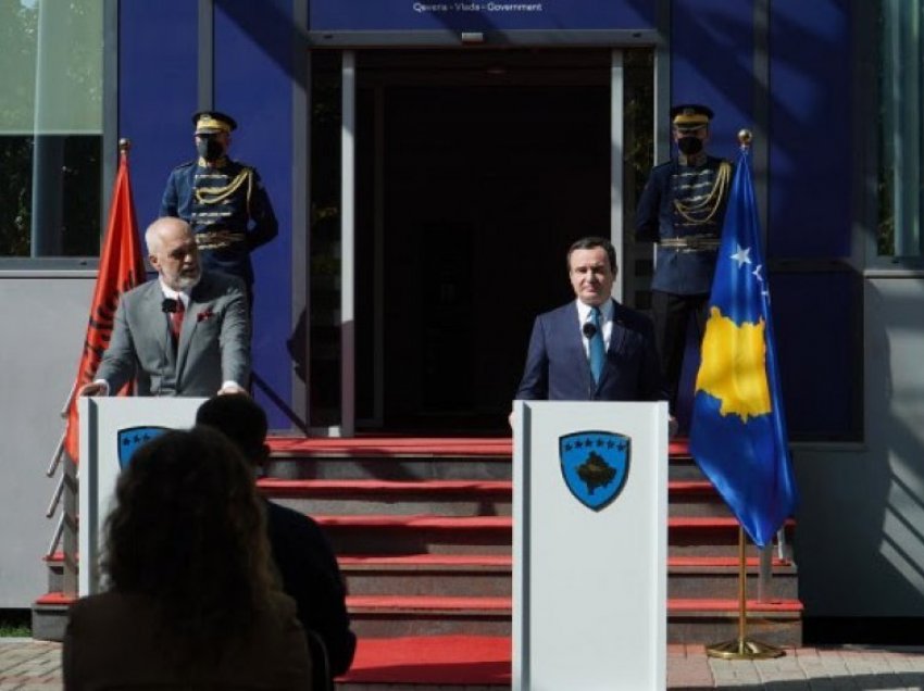 Batuta e Ramës me Kurtin në fund të konferencës: Do mendojnë që nuk flasim me njëri-tjetrin...