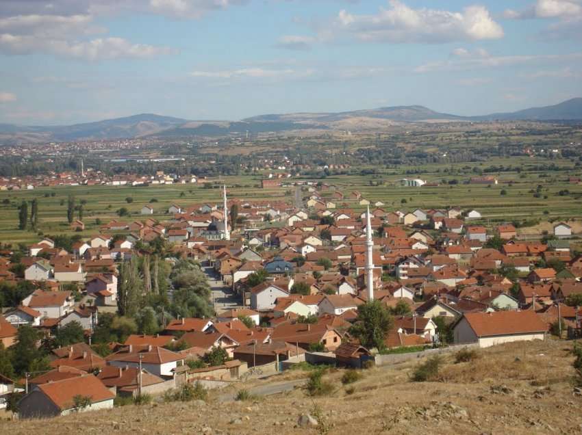 Banorët e Shajkovcit japin shtatëdhjetëmijë euro për memorialin e dëshmorëve 