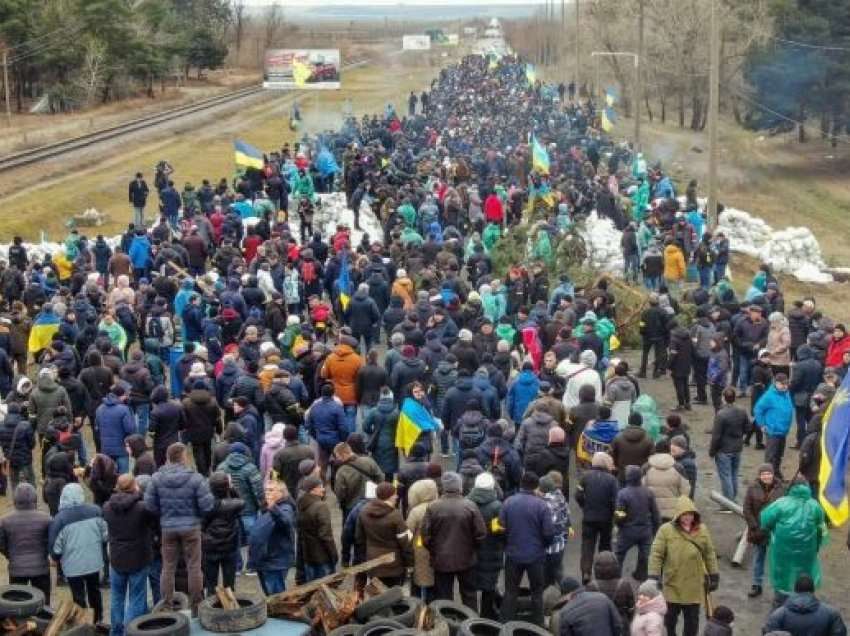 Zyrtarët lokalë: Forcat ruse arrestuan disa protestues në Enerhodar