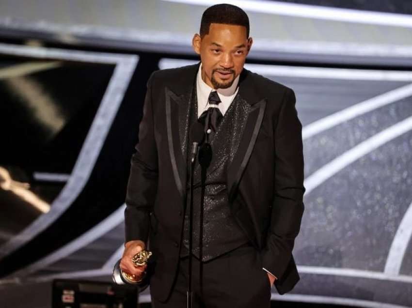 Afrikani bëhet viral në rrjet, krijon këngë me fjalët e Will Smith në “Oscars”